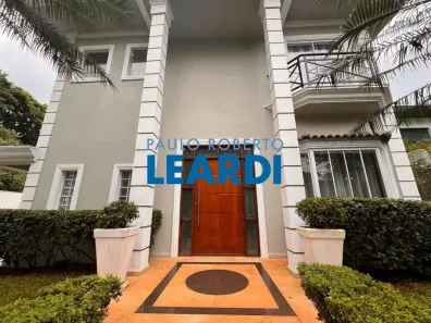 Sobrado com 4 Quartos para venda ou aluguel, 471m² no Butantã, São Paulo