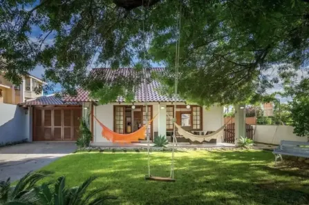 Casa com 4 Quartos para alugar, 250m² no Jurerê Internacional, Florianópolis