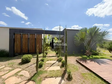 Casa de Condomínio com 3 Quartos para alugar, 250m² no Setor Habitacional Jardim Botânico, Brasília