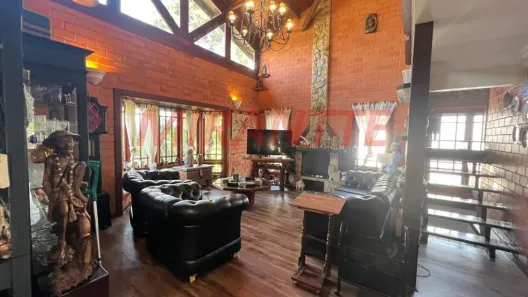Sobrado com 4 Quartos à venda, 308m² no Caraguatá, Mairiporã