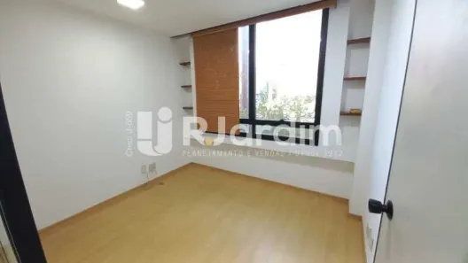 Sala Comercial à venda, 32m² no Barra da Tijuca, Rio de Janeiro