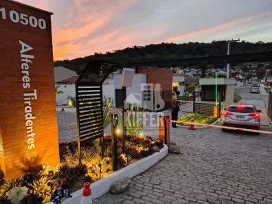 Casa de Condomínio com 2 Quartos à venda, 124m² no Várzea das Moças, São Gonçalo