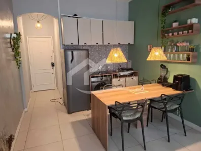 Apartamento com 2 Quartos à venda, 70m² no Leme, Rio de Janeiro