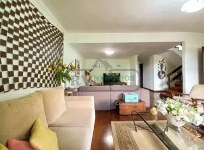 Casa com 4 Quartos à venda, 290m² no Democrata, Juiz de Fora