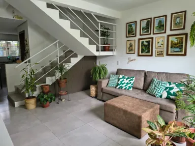 Sobrado com 2 Quartos à venda, 75m² no Forquilhas, São José