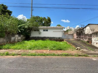 Casa com 2 Quartos à venda, 72m² no Presidente Roosevelt, Uberlândia