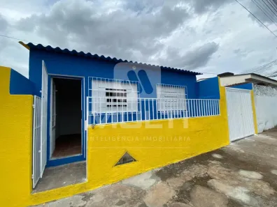 Casa com 2 Quartos para alugar, 50m² no Custódio Pereira, Uberlândia