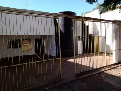 Imóvel Comercial com 3 Quartos para venda ou aluguel, 183m² no Centro, Araraquara