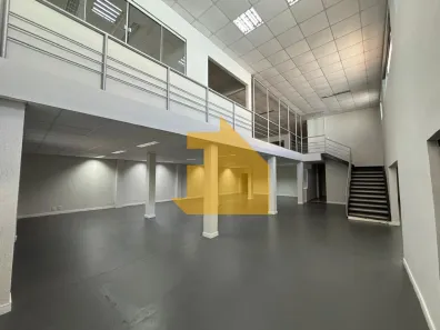 Prédio Comercial para alugar, 540m² no Zona Industrial, Brasília