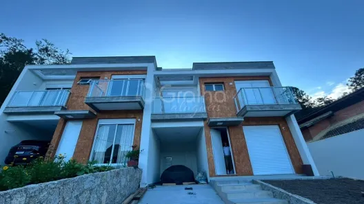 Casa com 3 Quartos para alugar, 180m² no Trindade, Florianópolis