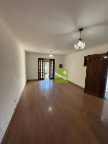 Casa com 2 Quartos para alugar, 200m² no Jardim Santos Dumont, São Paulo