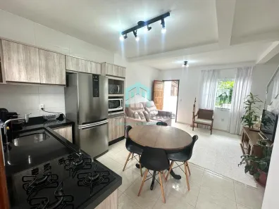 Sobrado com 2 Quartos à venda, 90m² no Forquilhas, São José