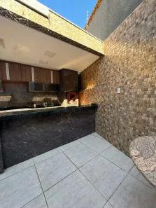 Casa com 3 Quartos para alugar, 241m² no Cabral, Contagem