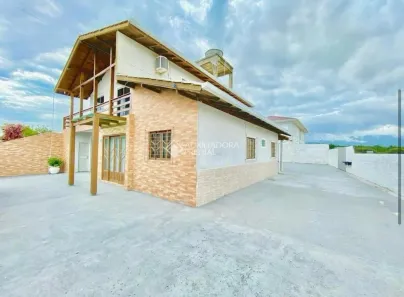 Casa com 4 Quartos à venda, 210m² no Balneário Ponta do Papagaio, Palhoça