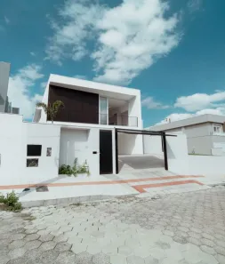 Casa com 3 Quartos à venda, 308m² no Centro, Criciúma