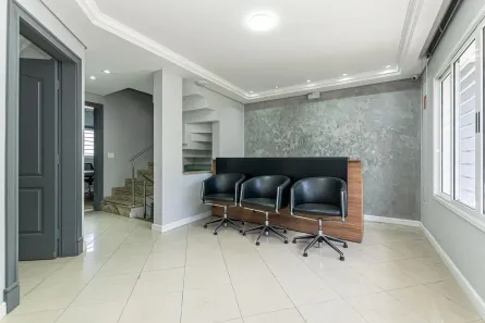 Sobrado com 7 Quartos à venda, 229m² no Jardim Social, Curitiba