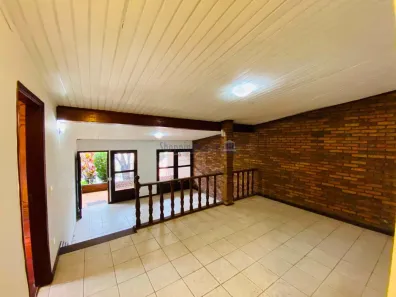 Casa com 3 Quartos para alugar, 198m² no Vila Ipojuca, São Paulo