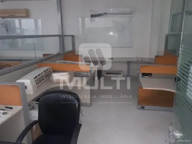 Prédio Comercial com 1 Quarto à venda, 640m² no Centro, Uberlândia