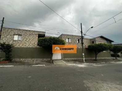 Sobrado com 4 Quartos à venda, 250m² no Cidade Boa Vista, Suzano