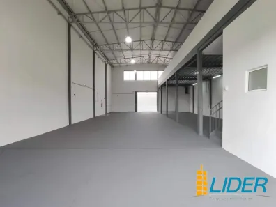 Galpão/Depósito/Armazém para alugar, 415m² no Novo Mundo, Uberlândia
