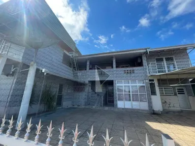 Casa com 7 Quartos à venda, 245m² no Armação, Penha