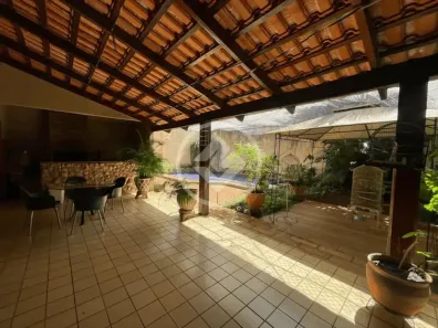 com 4 Quartos para alugar, 441m² no Setor Marista, Goiânia