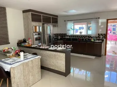 Sobrado com 4 Quartos à venda, 190m² no Vila Guiomar, Santo André