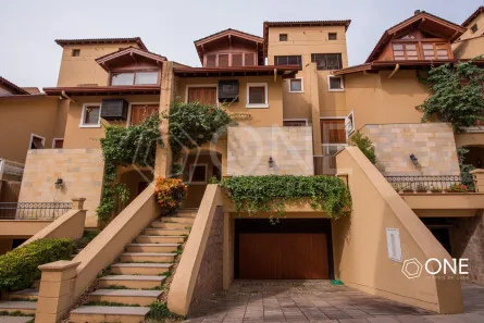 Casa de Condomínio com 3 Quartos à venda, 438m² no Três Figueiras, Porto Alegre