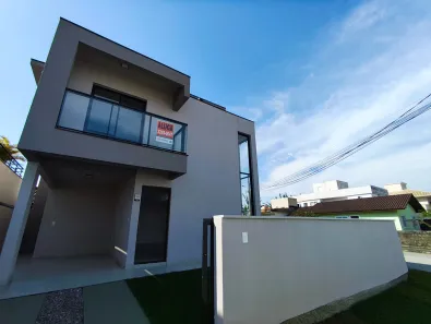 Sobrado com 3 Quartos para alugar, 109m² no Forquilhas, São José