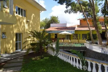 Casa com 10 Quartos para venda ou aluguel, 1600m² no Interlagos, São Paulo
