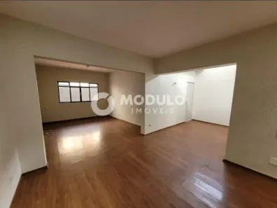 Casa com 3 Quartos à venda, 157m² no Brasil, Uberlândia