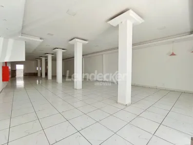 Ponto Comercial para alugar, 300m² no Passo da Areia, Porto Alegre