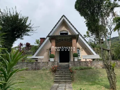 Casa de Condomínio com 4 Quartos para alugar, 240m² no Carlos Guinle, Teresópolis