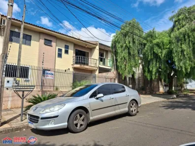 Sobrado com 3 Quartos à venda, 164m² no Jardim Novo Oásis, Maringá