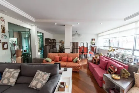 Casa com 5 Quartos para alugar, 505m² no Vila Mariana, São Paulo