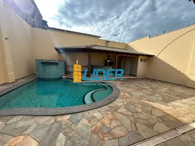 Casa com 3 Quartos à venda, 283m² no Saraiva, Uberlândia