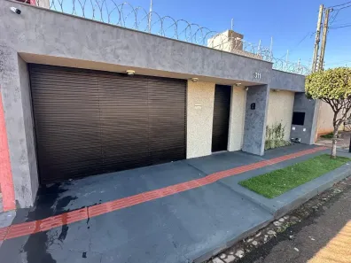 Casa com 3 Quartos à venda, 230m² no Lagoa Dourada, Londrina