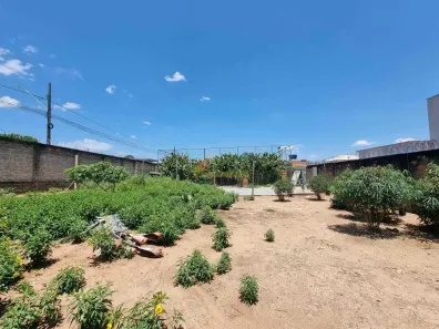 Lote/Terreno à venda, 704m² no Casa Nova, Divinópolis