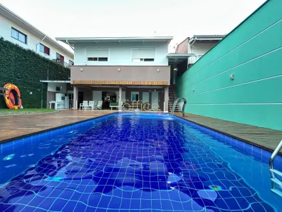 Sobrado com 3 Quartos à venda, 350m² no América, Joinville