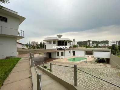Imóvel Comercial com 5 Quartos para alugar, 1000m² no Ponta Aguda, Blumenau