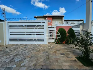 Casa com 3 Quartos para alugar, 10m² no Centro, Marília