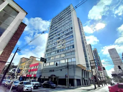 Apartamento com 3 Quartos para alugar, 130m² no Centro, Curitiba