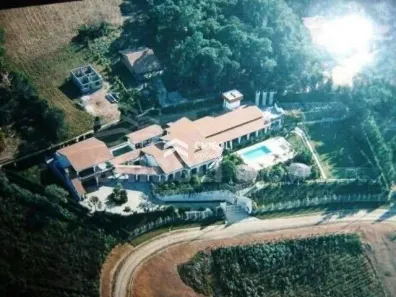 Fazenda/Sítio com 5 Quartos à venda, 1800m² no Parque Realeza, Cotia