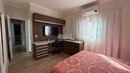 Casa com 3 Quartos à venda, 242m² no Jardim Espírito Santo, Uberaba
