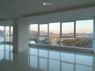 Apartamento com 3 Quartos à venda, 190m² no Centro, Balneário Camboriú