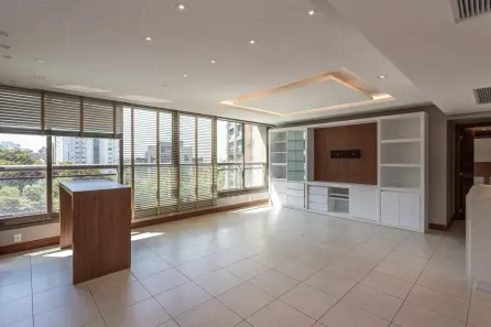 Apartamento com 3 Quartos à venda, 131m² no Três Figueiras, Porto Alegre