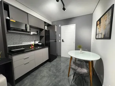 Apartamento com 1 Quarto para alugar, 23m² no Centro, Curitiba