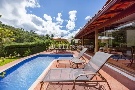 Casa de Condomínio com 3 Quartos à venda, 1200m² no Itaipava, Petrópolis