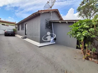 Casa com 4 Quartos para alugar, 146m² no Presidente Roosevelt, Uberlândia