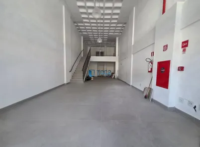 Ponto Comercial para alugar, 80m² no São Mateus, Juiz de Fora